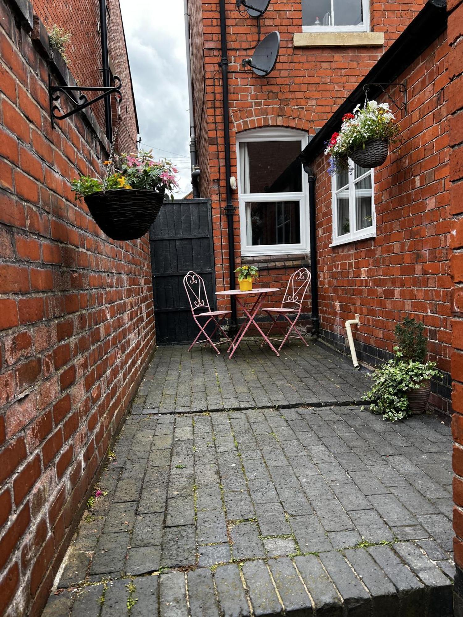 Cartref - Fully Equipped And Stunning Town Flat Apartment Shrewsbury Bagian luar foto